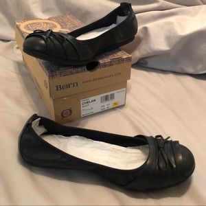 New with box, Born Chelan Leather Flats
